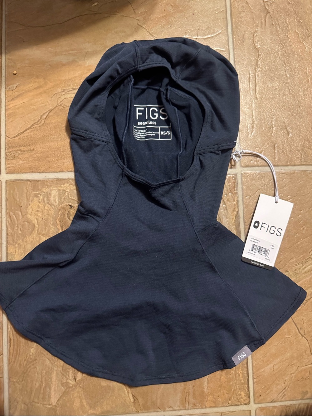 FIGS Women's Seamless Hijab in Navy